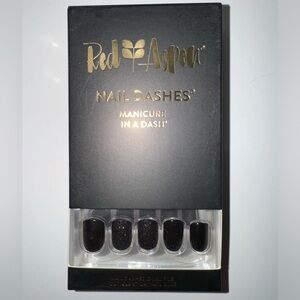 Red Aspen Black Nail Dashes® Press-On Nail Set